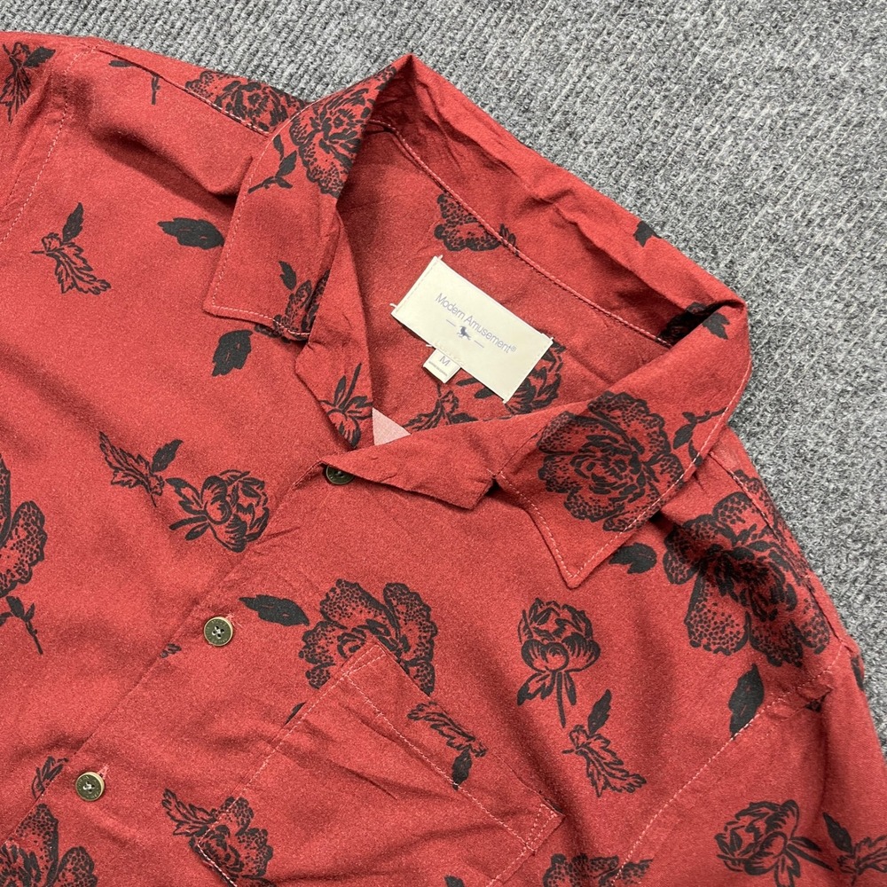 Modern Amusement‎ Floral Rose Shirt Medium Rust Red Black Viscose Short Sleeve